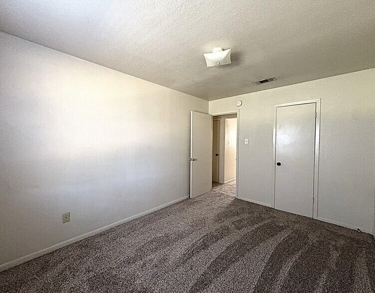 Building Photo - 207 Northern Dove Ln