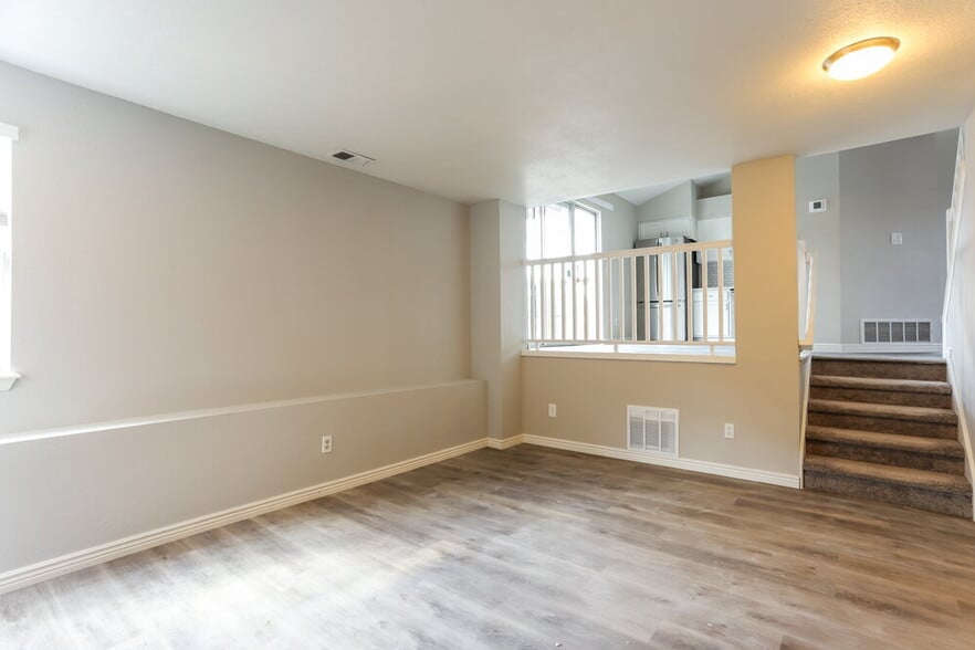 Building Photo - 7693 Halleys Dr