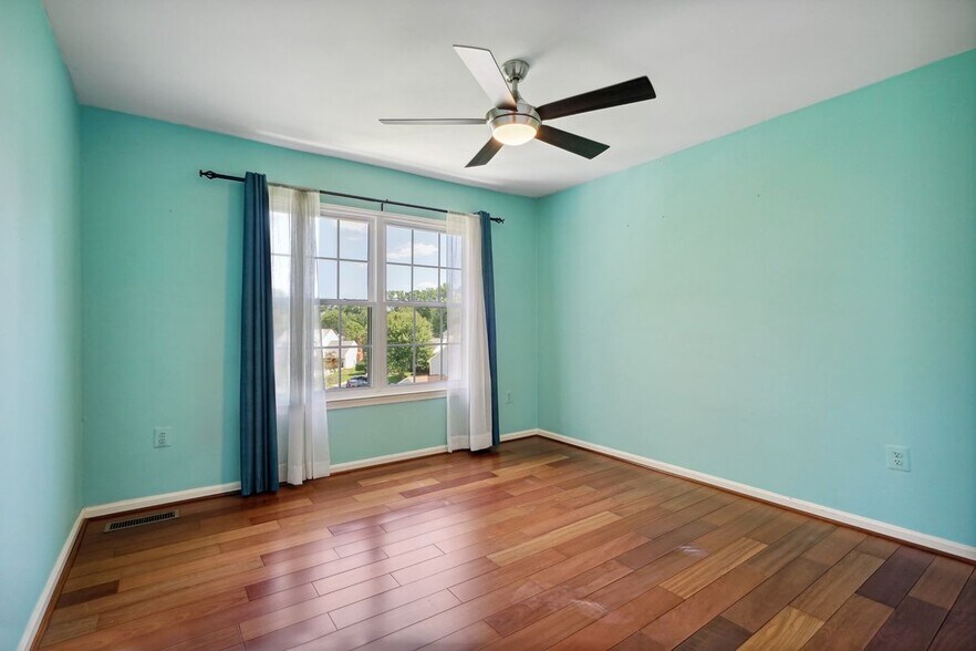 Building Photo - 5406 Lomax Way