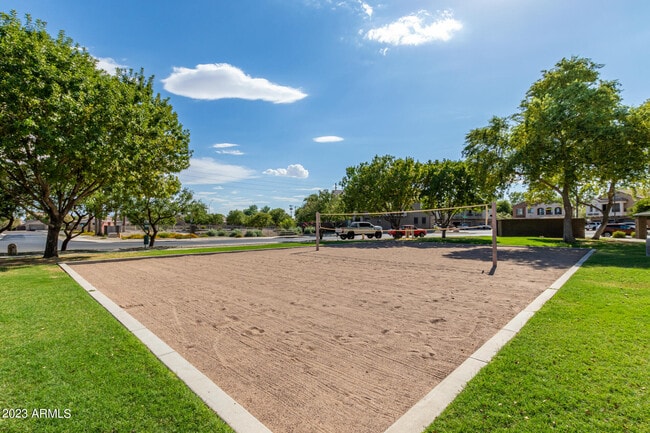 Building Photo - 457 N 169th Ave