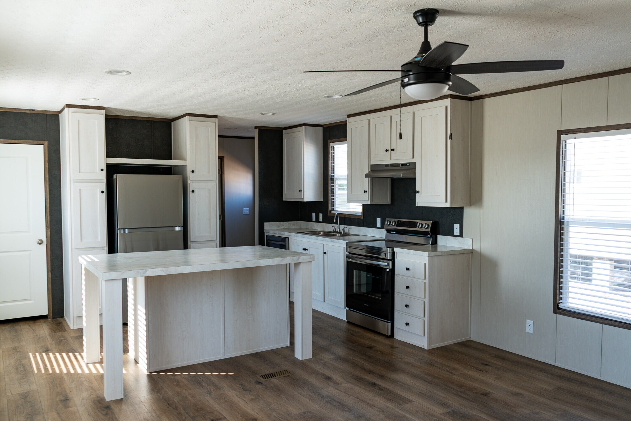 Building Photo - 129 Ponderosa Way