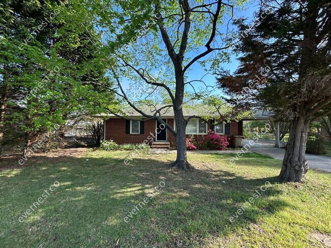 Primary Photo - 2690 Lake Harbin Rd