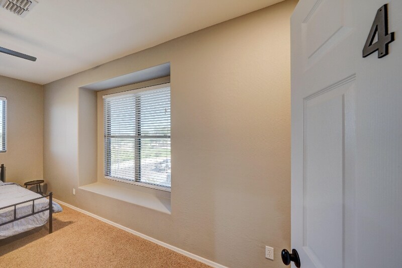 Building Photo - 10223 W Raymond St