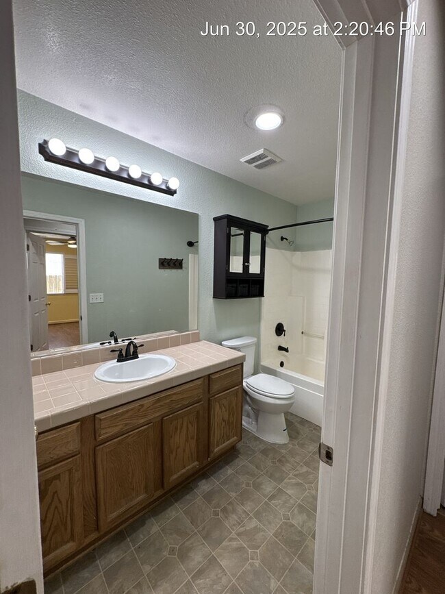 Building Photo - 3969