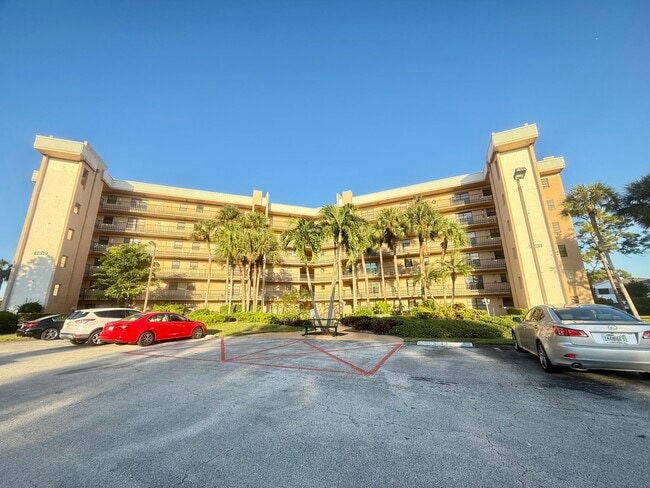 Building Photo - 4640 Lucerne Lakes Blvd W