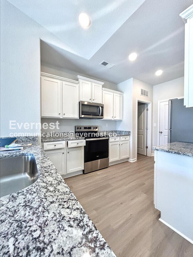 Building Photo - 209 Aniston Ln