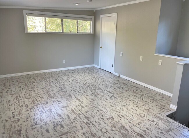Building Photo - 3 BED/2BATH BUNGALOW IN ARLINGTON HEIGHTS!