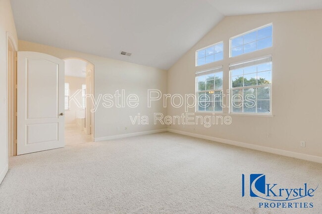 Building Photo - 6335 Newhaven Ln