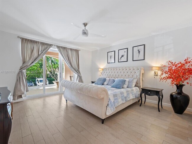 Building Photo - 19116 Fisher Island Dr