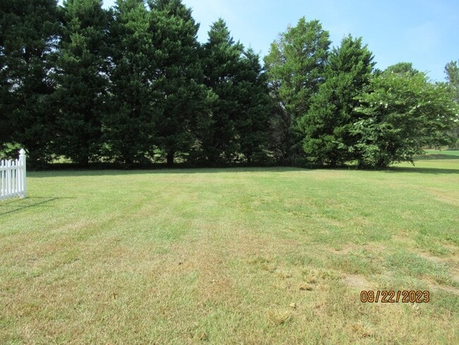 Building Photo - 6775 J J Roberts Dr