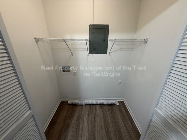 Building Photo - 603 S Main St