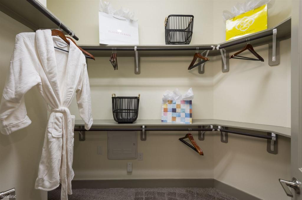 Building Photo - 555 Via Amalfi