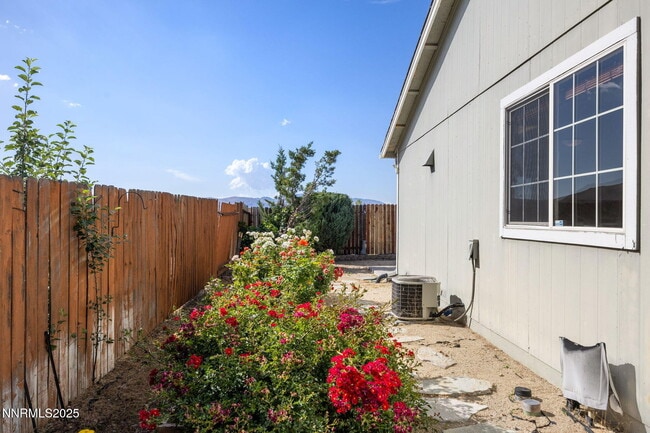 Building Photo - 8733 Sunset Breeze Dr