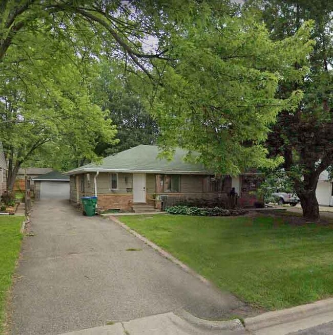 Primary Photo - 3507-3509 Aquila Ave S