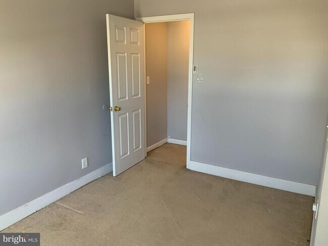 Building Photo - 228 Orange St