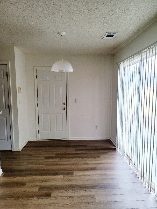 Building Photo - 127 Pine Mast Ct