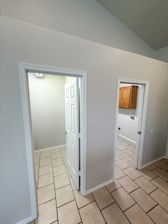 Building Photo - 3 bedroom, 2 bath home on Harbor Links Golf Course