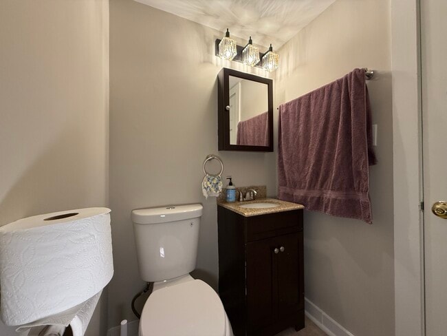 Building Photo - 505 Westbrook Dr