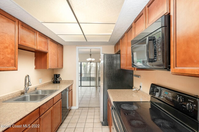 Building Photo - 1911 Cashew Courtway