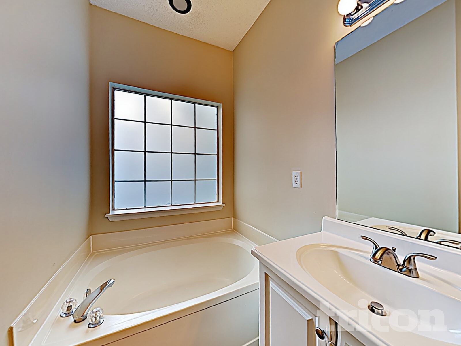 Building Photo - 9304 Twin Trail Dr