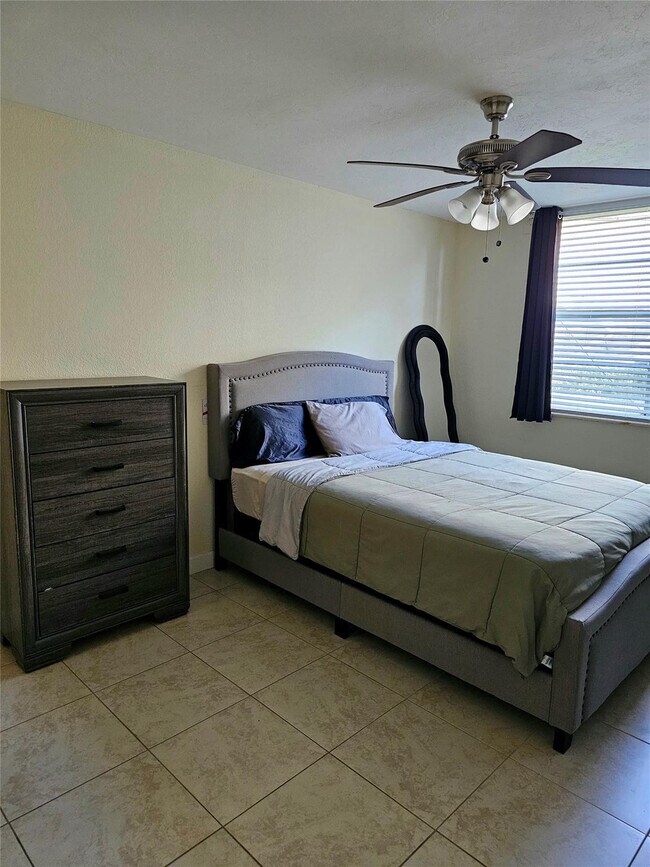 Building Photo - 8294 NW 24th St