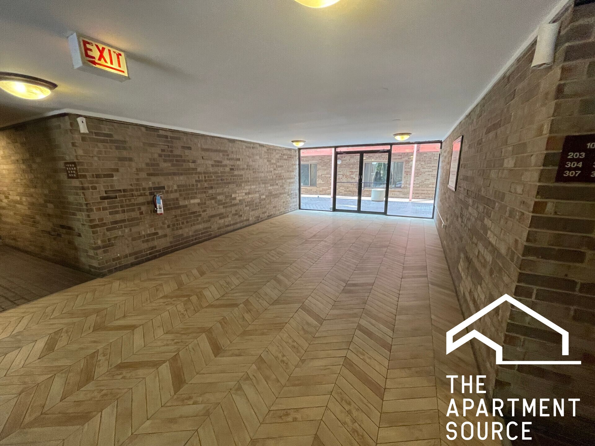 Building Photo - 744 W Gordon Terrace