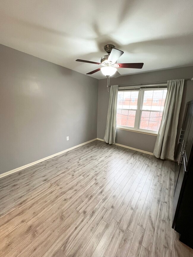 Building Photo - 20301 Shelburne Rd