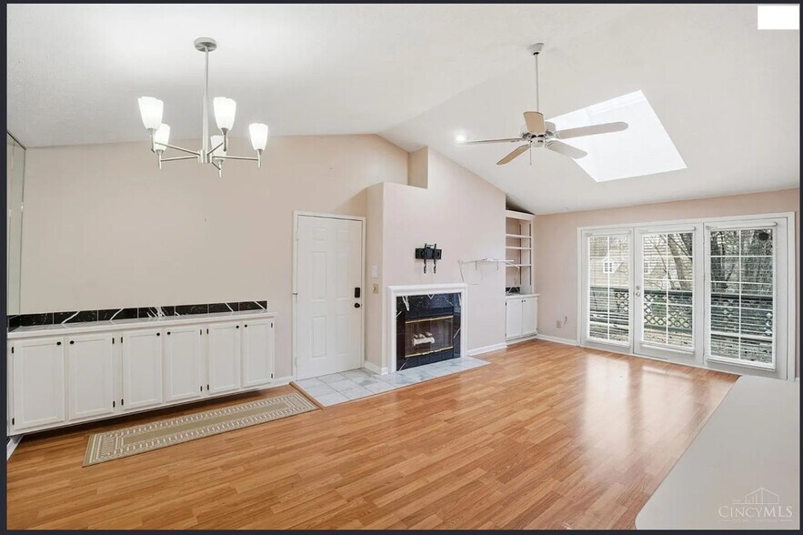 Building Photo - 3029 Stratford Ct