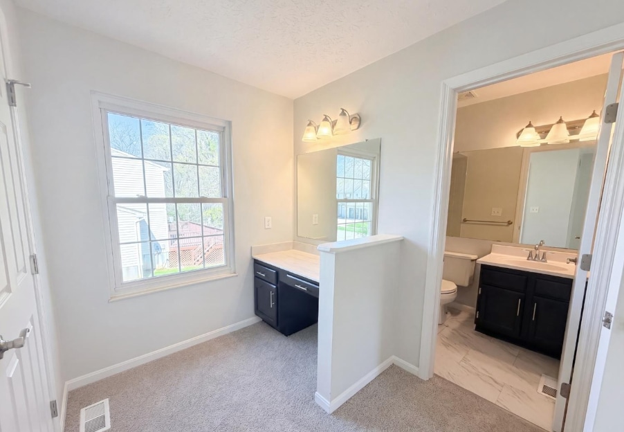 Building Photo - 1379 Gumbert Dr