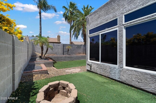 Building Photo - 6822 E Kelton Ln