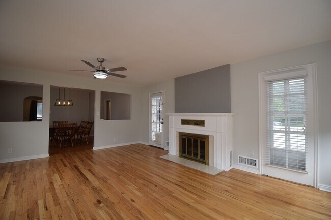 Building Photo - 5806 Highland Dr