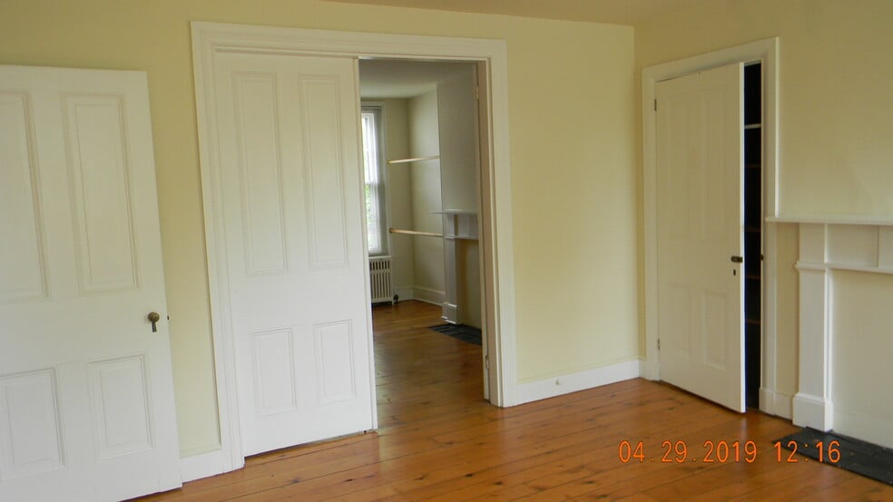 Building Photo - 311 N High St