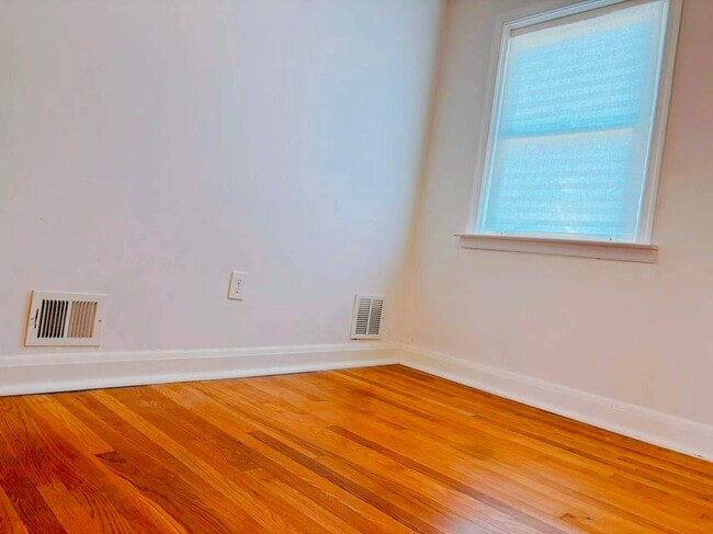 Building Photo - 1263 Walker Ave