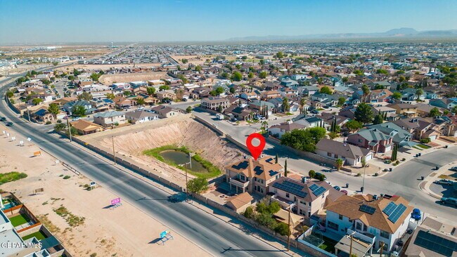 Building Photo - 695 Paseo del Mar Dr
