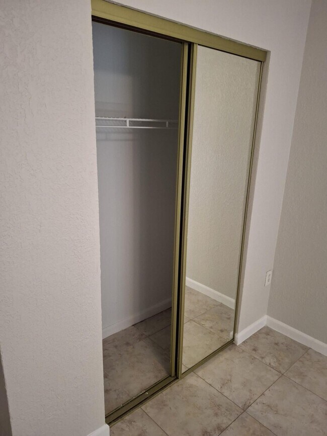 Building Photo - 3238 Coral Lake Ln