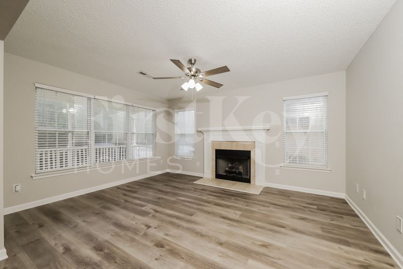 Building Photo - 4944 Lighthouse Ct