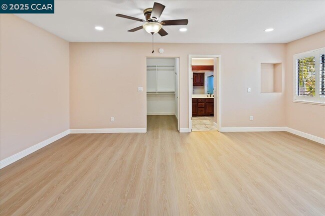 Building Photo - 1156 Tiffany Ln