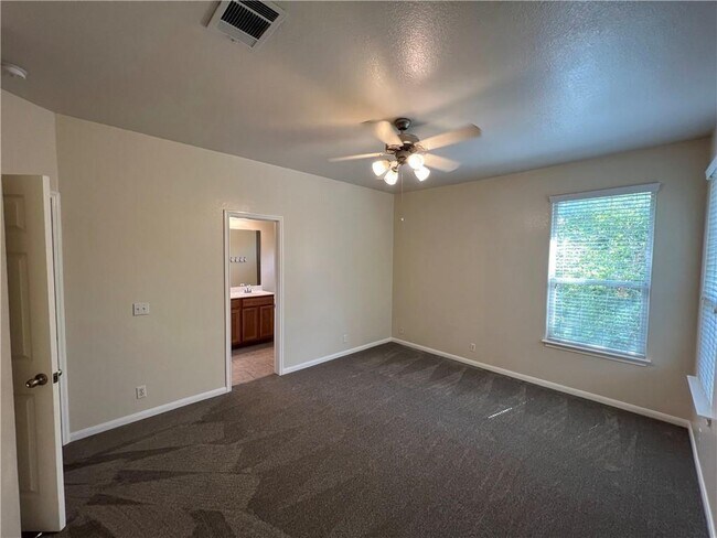 Building Photo - 2400 Allred Dr