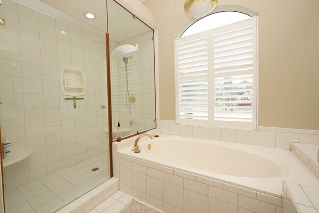 Building Photo - Great Location in Bluewater Bay