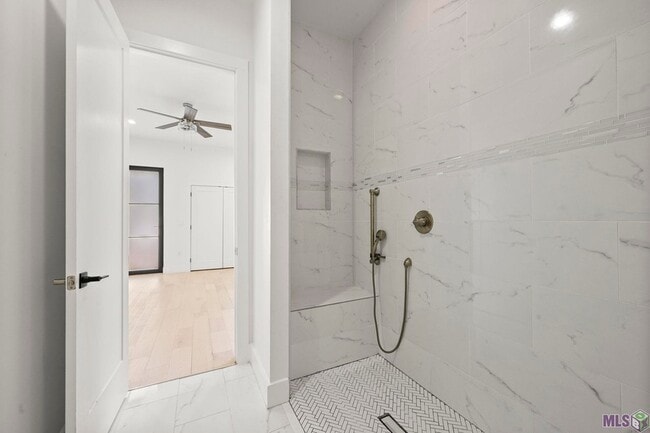 Building Photo - 9825 Fawn Vw Dr