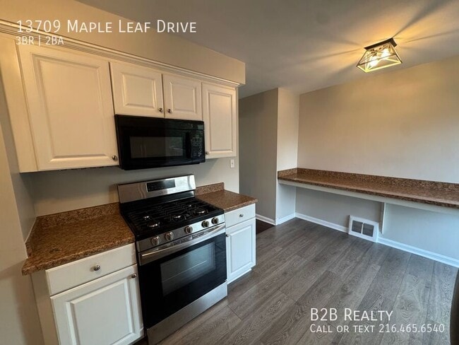 Building Photo - 13709 Maple Leaf Dr