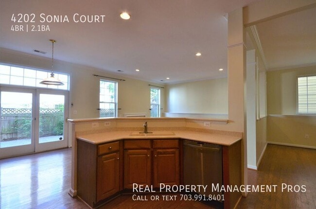 Building Photo - 4202 Sonia Ct