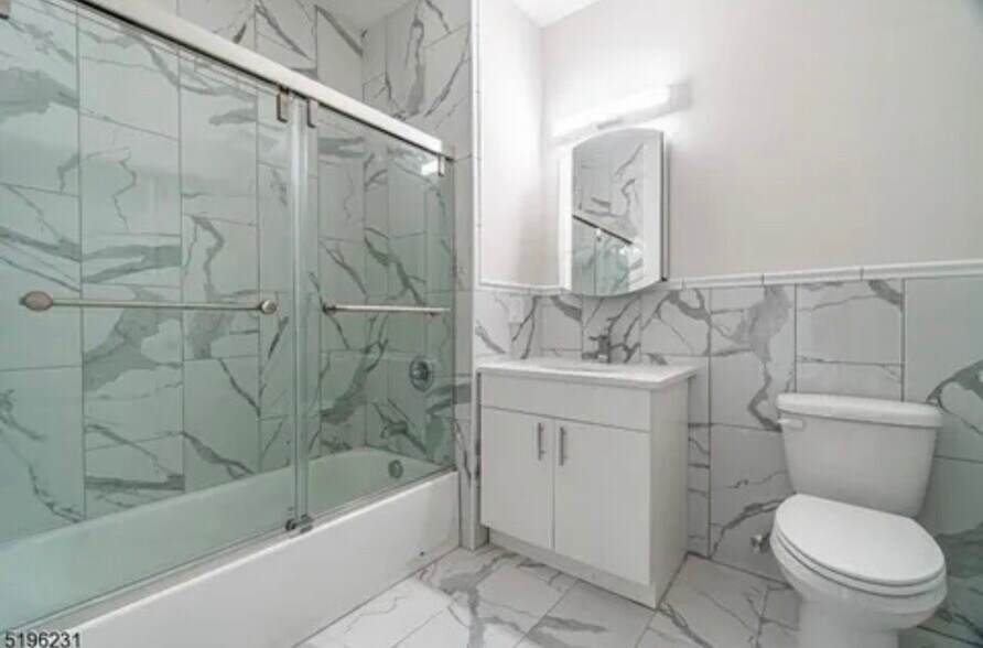 Building Photo - 9 Clark St