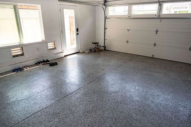 Building Photo - Beautifully updated 3/2 home in desirable Pomderosa Park- Sunnyvale