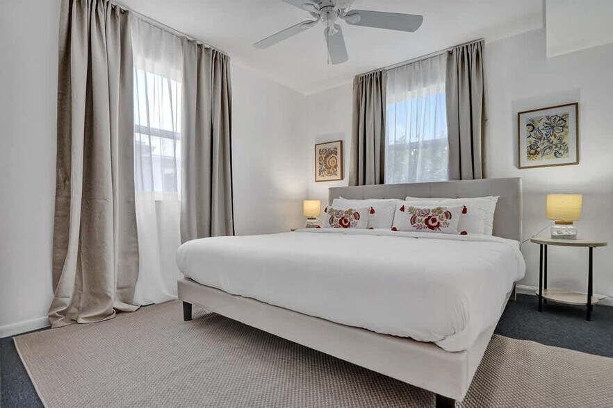 Building Photo - 810 S Surf Rd