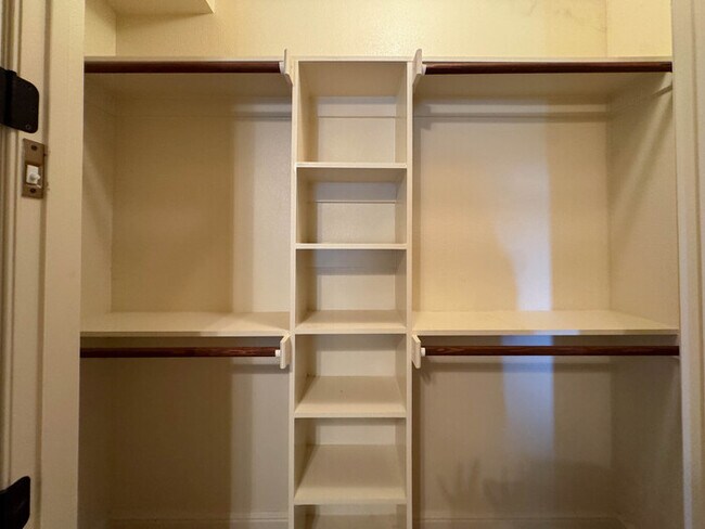 Building Photo - 1559 E Blackjack Rd E