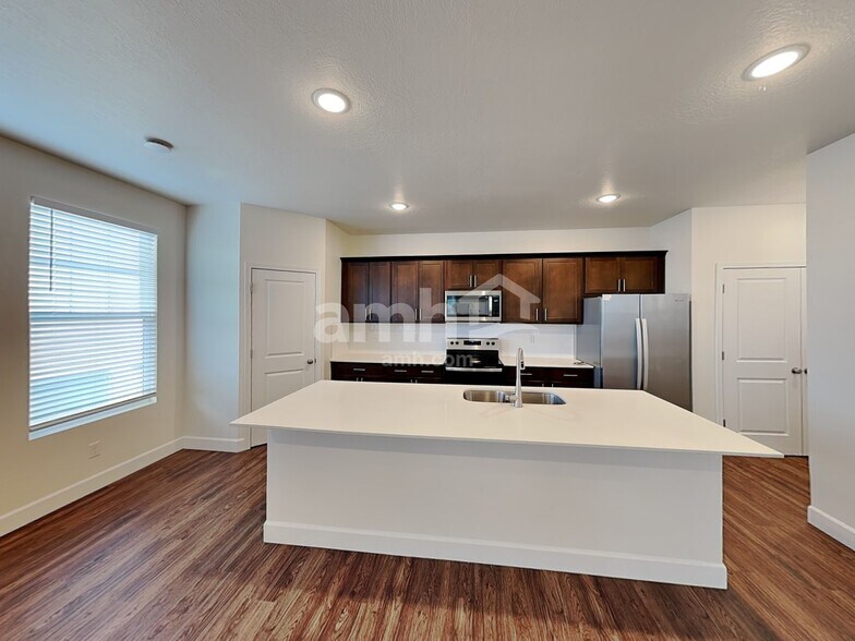 Building Photo - 6098 W Copper Hawk Dr