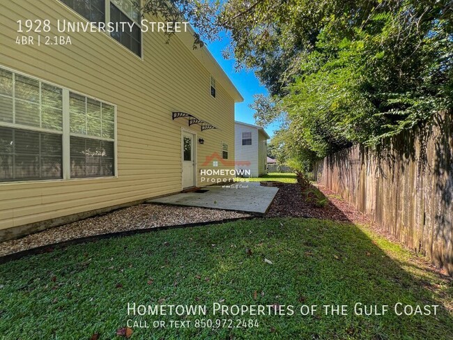 Building Photo - Centrally Located Spacious 4-Bed Home