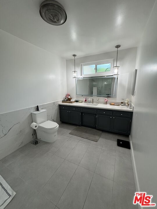 Building Photo - 5256 Los Franciscos Way