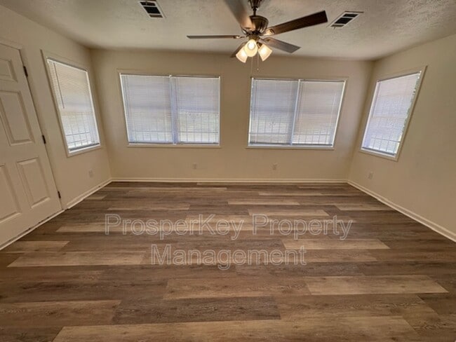 Building Photo - 746 Andrea Dr